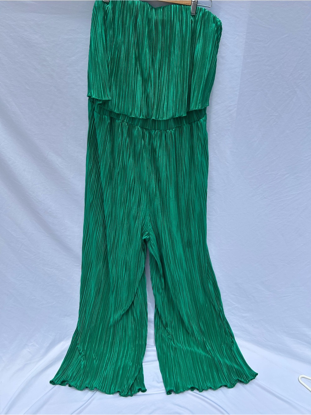 City Chic Emerald Green Strapless Pleated Wide-Leg Jumpsuit - Picture 5 of 11